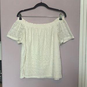 Off the shoulder lace short sleeves